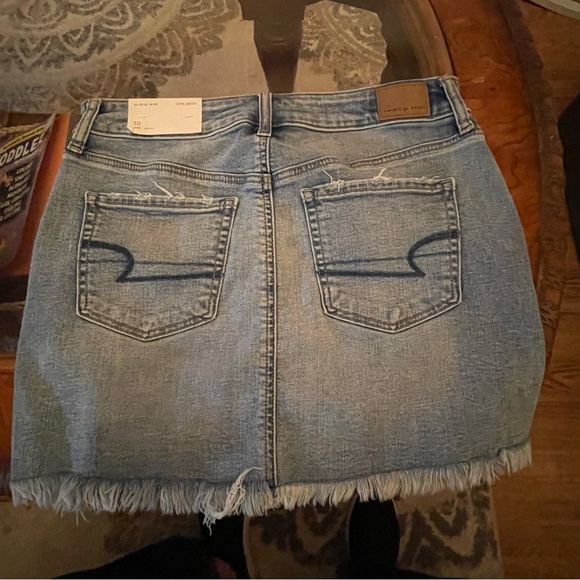 American Eagle high rise mini distressed denim jean‎ skirt new with tags size 10 - Picture 4 of 11